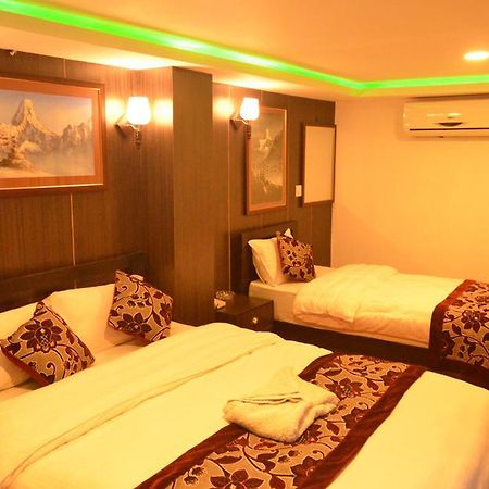 Hotel Holiday Inn Kathmandu Exteriör bild