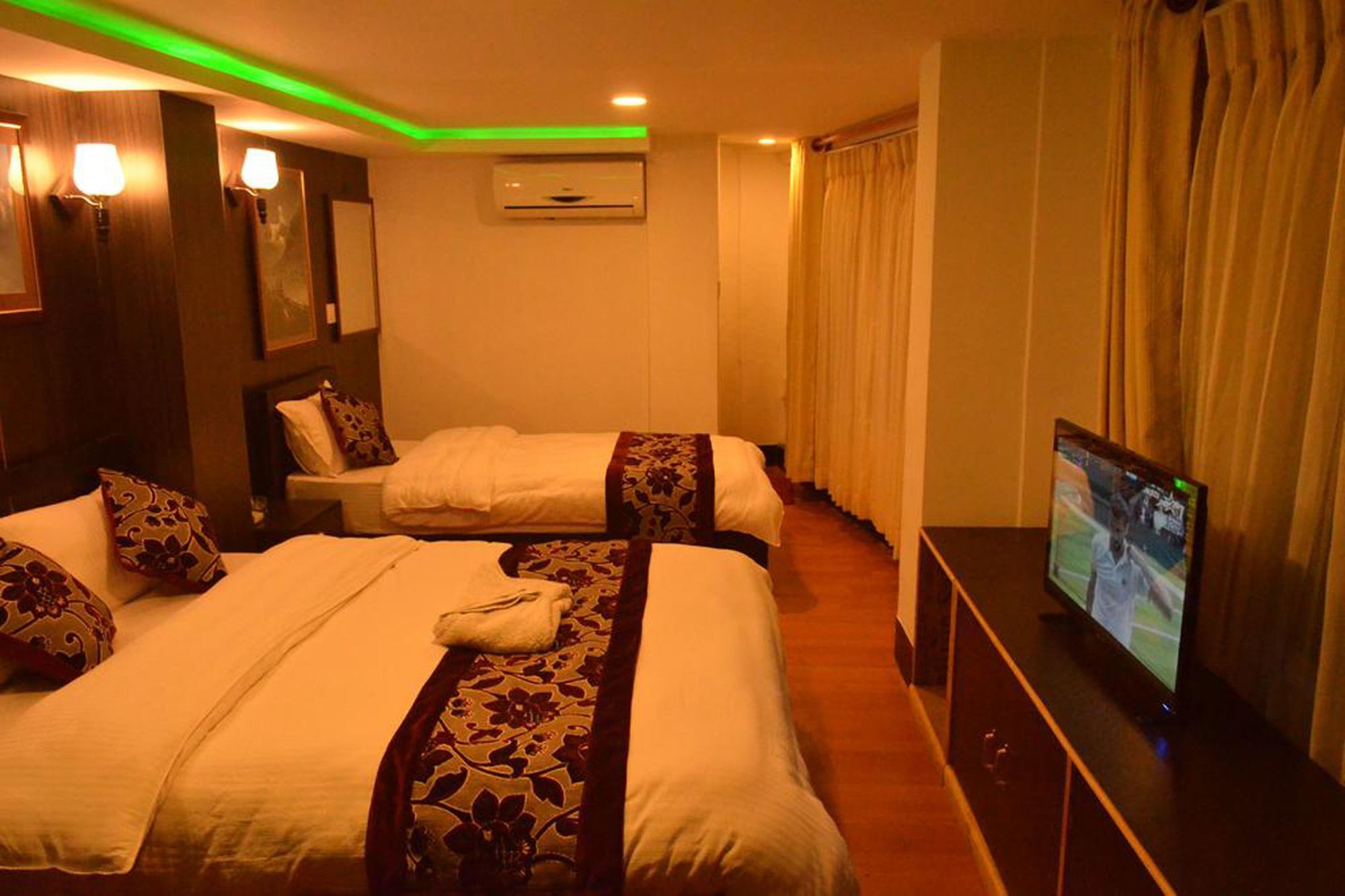 Hotel Holiday Inn Kathmandu Exteriör bild