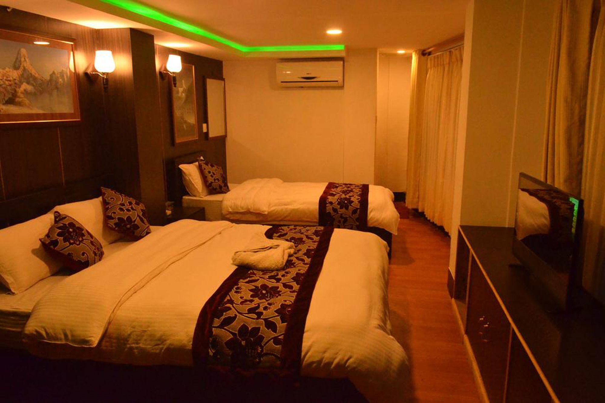 Hotel Holiday Inn Kathmandu Exteriör bild